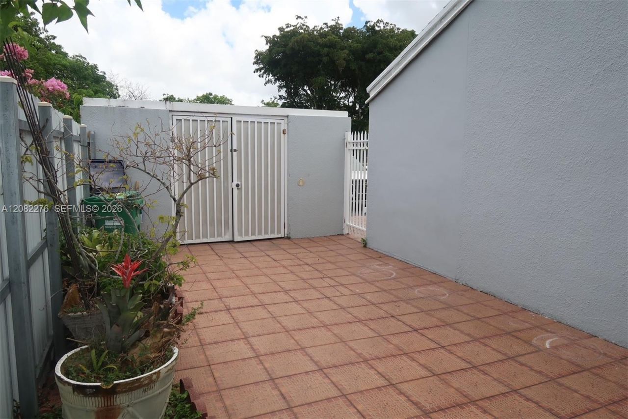 2500 SW 122nd Ct, Miami, FL 33175 Photo