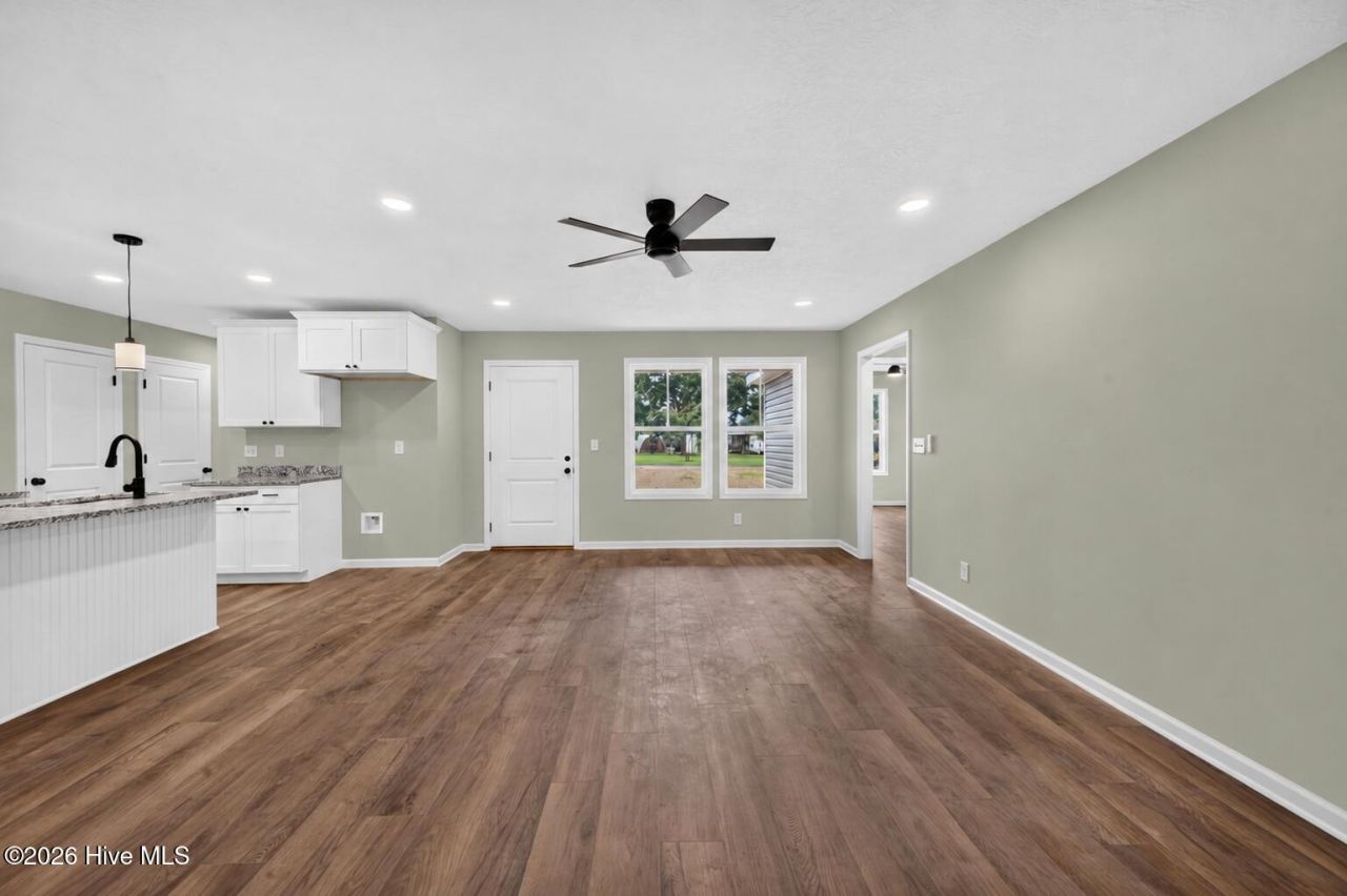 313 Fairway Drive Photo 8