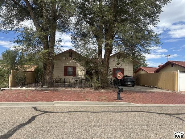 1213 E 4th St, La Junta, CO 81050
