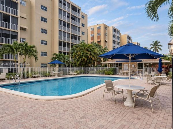 620 NE 12th Ave, Unit 504, Hallandale Beach, FL 33009