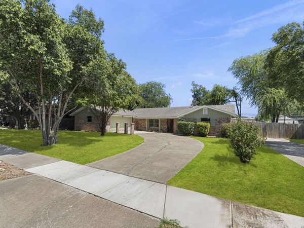 8610 DUDLEY DR, San Antonio, TX 78230