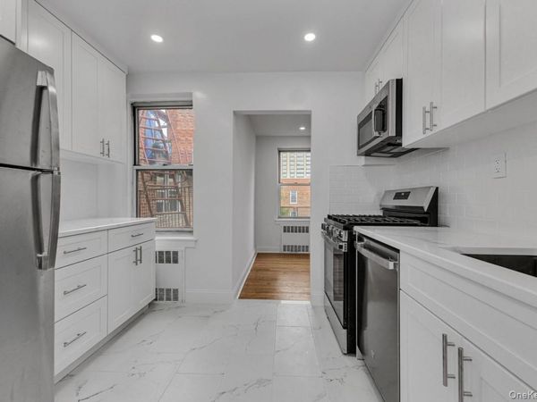 65-35 Yellowstone . Boulevard , Unit 6F, Forest Hills, NY 11375