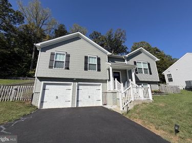 8 HOWARD CIRCLE , FREDERICKSBURG, VA 22405