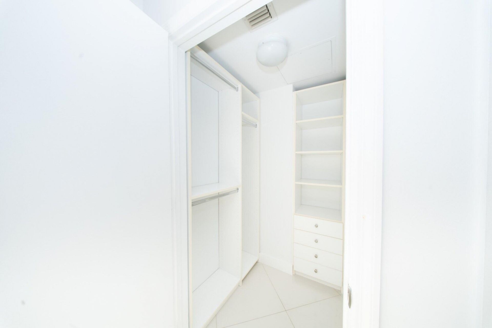 60 SW 13th Street, Unit 1418, Miami, FL 33130 Photo