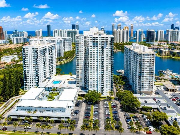 2750 NE 183rd St, Unit PH05, Aventura, FL 33160