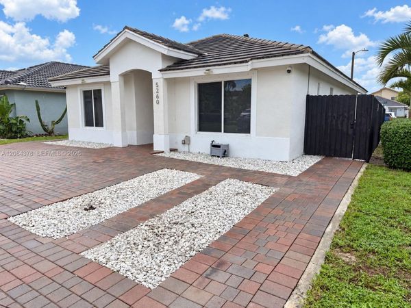 5260 NW 184th Ln , Miami Gardens, FL 33055