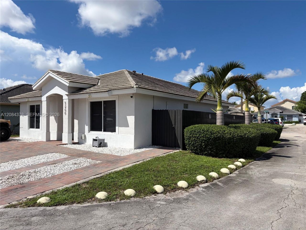 5260 NW 184th Ln, Miami Gardens, FL 33055 Main Photo