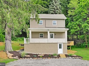 481 HAZLE STREET, QUAKAKE, PA 18245