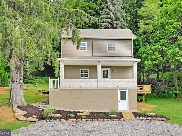 481 HAZLE , QUAKAKE, PA 18245