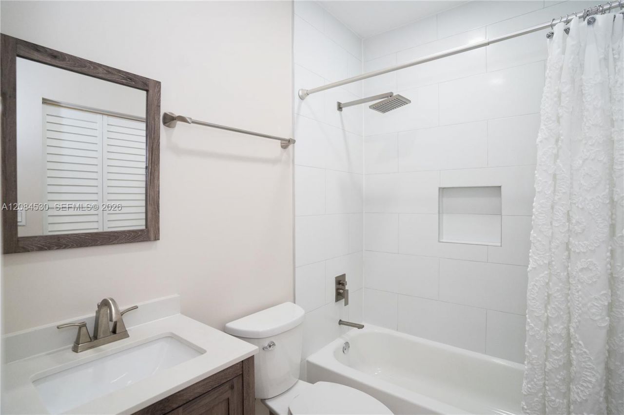 15225 SW 140th St, Unit B, Miami, FL 33196 Photo