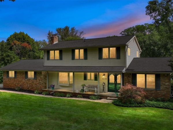 6025 Venice Drive, Commerce Township, Mi 48382