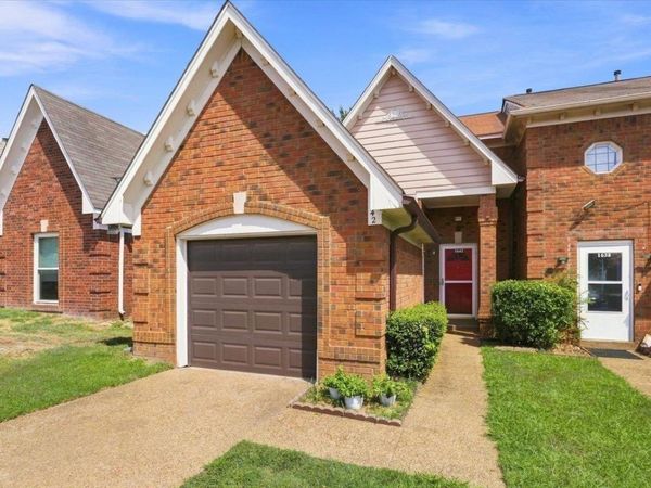 1642 RED BARN DR, Memphis, TN 38016
