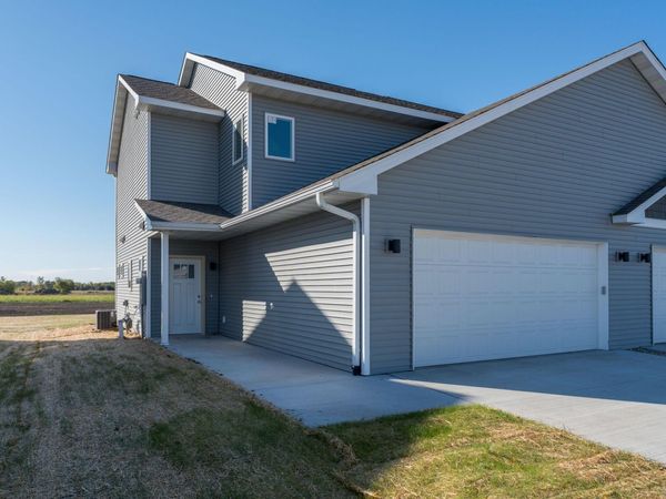 3117 & 3119 Noble Drive , Mankato, MN 56001