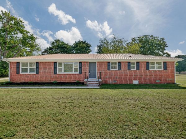 1790 Old Estill Springs Rd , Winchester, TN 37398
