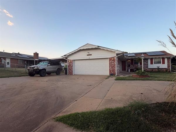 4 Cherokee Street, Shawnee, OK 74801