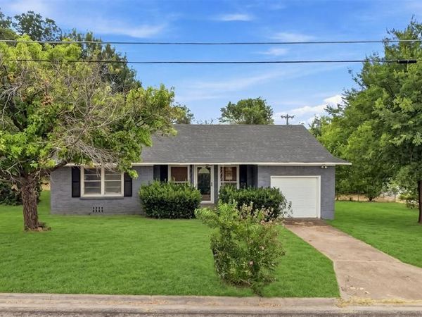 1804 E Wells Avenue , Sherman, TX 75090