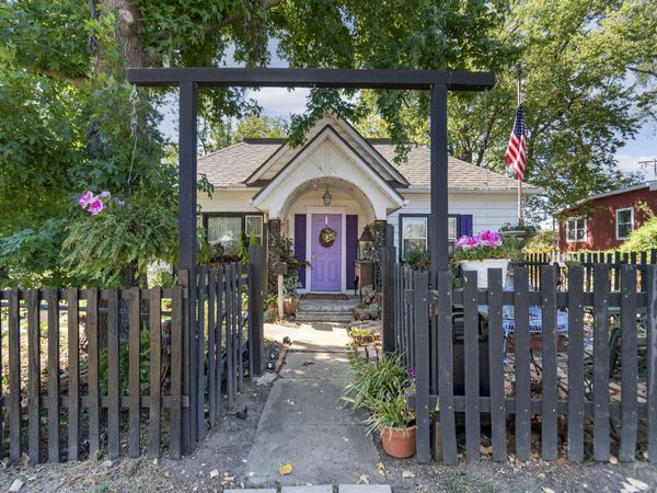 318 W Clinton Street , Clinton, MO 64735