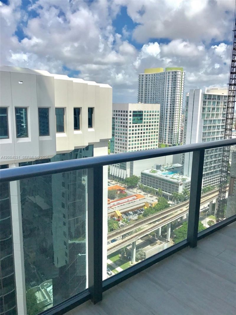55 SW 9th St , Unit 2807, Miami, FL 33130 Photo