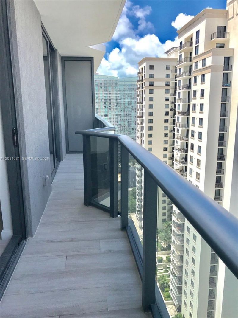55 SW 9th St , Unit 2807, Miami, FL 33130 Photo