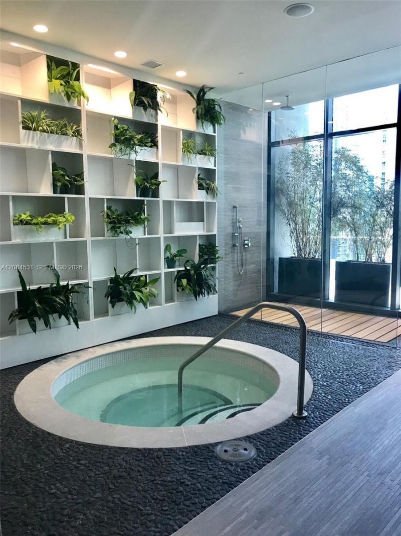 55 SW 9th St , Unit 2807, Miami, FL 33130 Photo