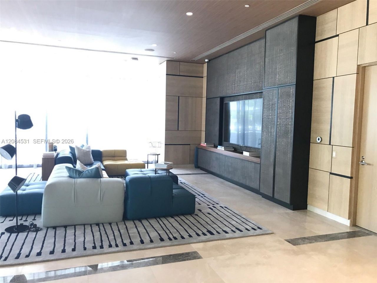 55 SW 9th St , Unit 2807, Miami, FL 33130 Photo