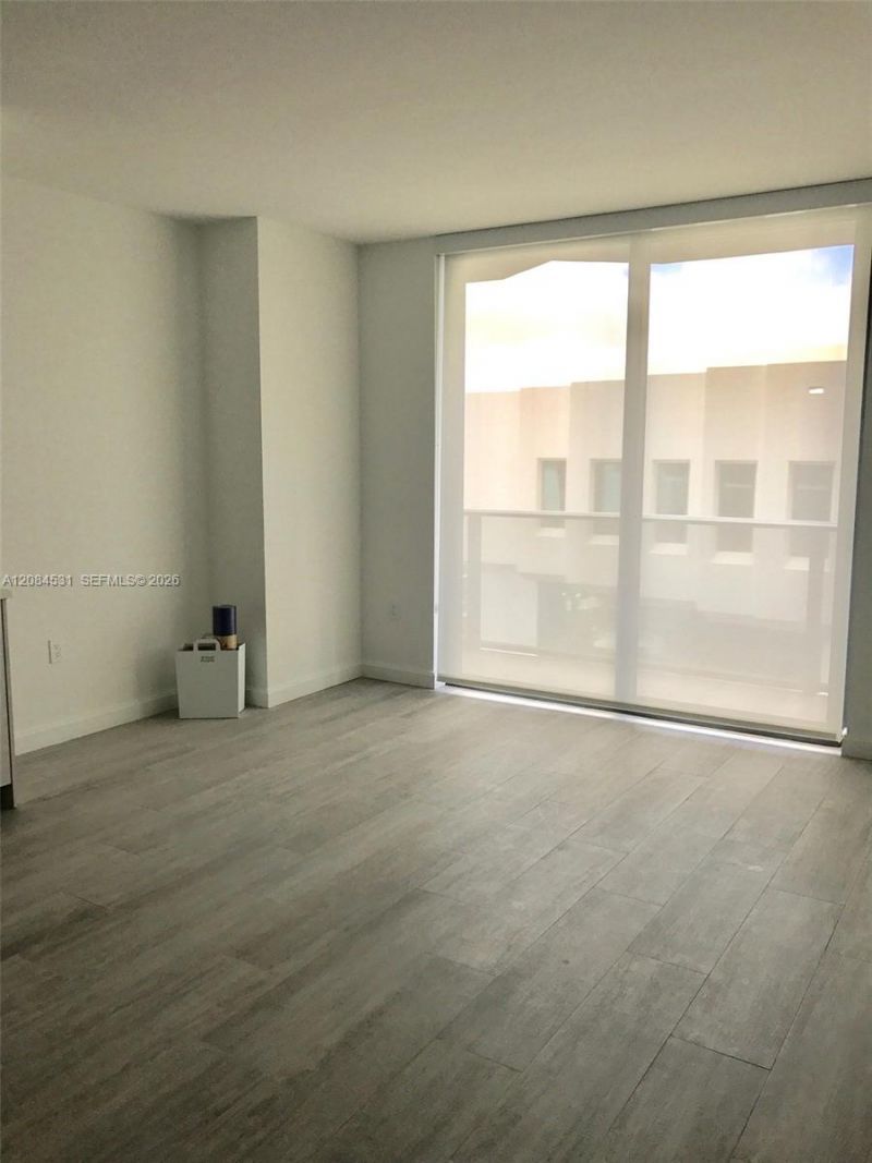 55 SW 9th St , Unit 2807, Miami, FL 33130 Photo