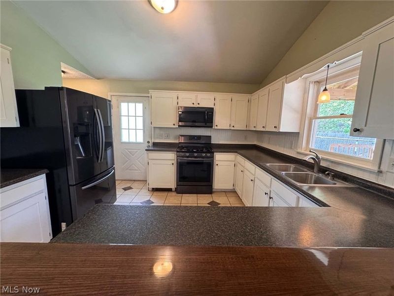 2176 Pine Street SE, East Sparta, OH 44626 Photo 9