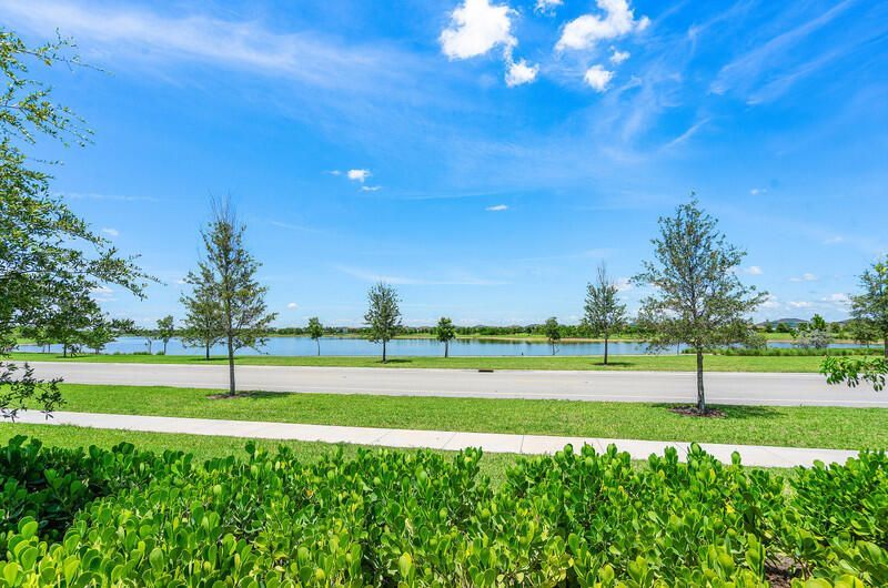 19552 Broad Shore Walk, Loxahatchee, FL 33470 Photo