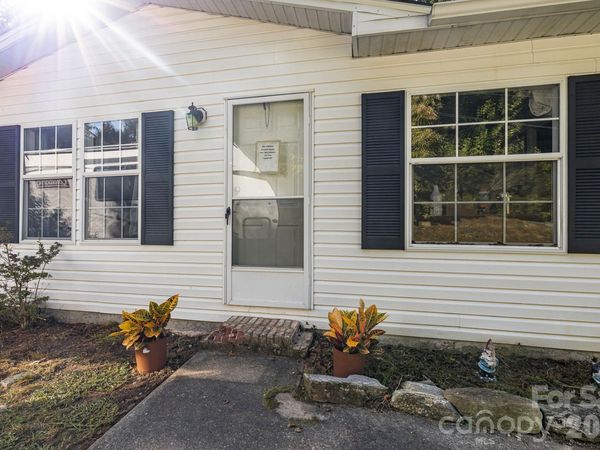 96 Fallswood Court , Hendersonville, NC 28739