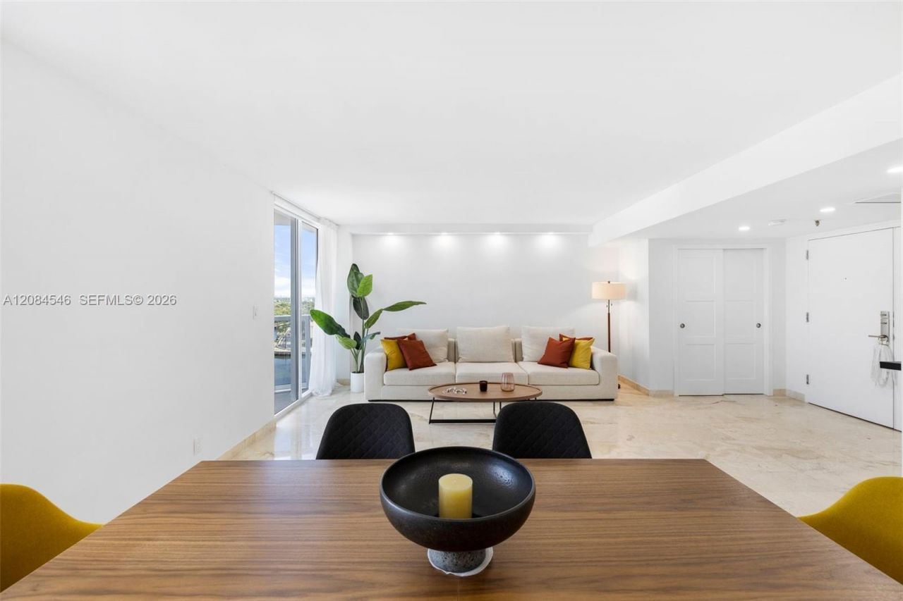 2401 Collins Ave, Unit 1508, Miami Beach, FL 33140 Photo