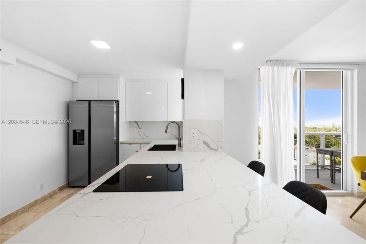 2401 Collins Ave, Unit 1508, Miami Beach, FL 33140 Photo