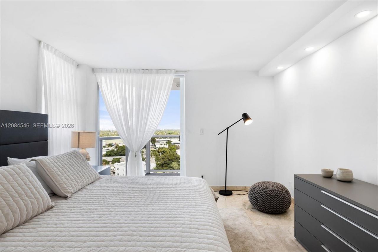 2401 Collins Ave, Unit 1508, Miami Beach, FL 33140 Photo