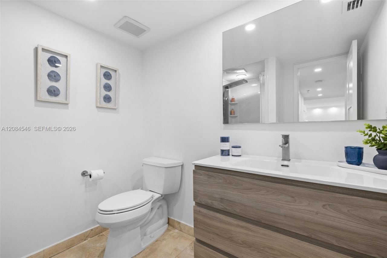 2401 Collins Ave, Unit 1508, Miami Beach, FL 33140 Photo