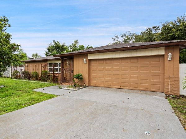 418 DECLARATION Drive, Orlando, FL 32809