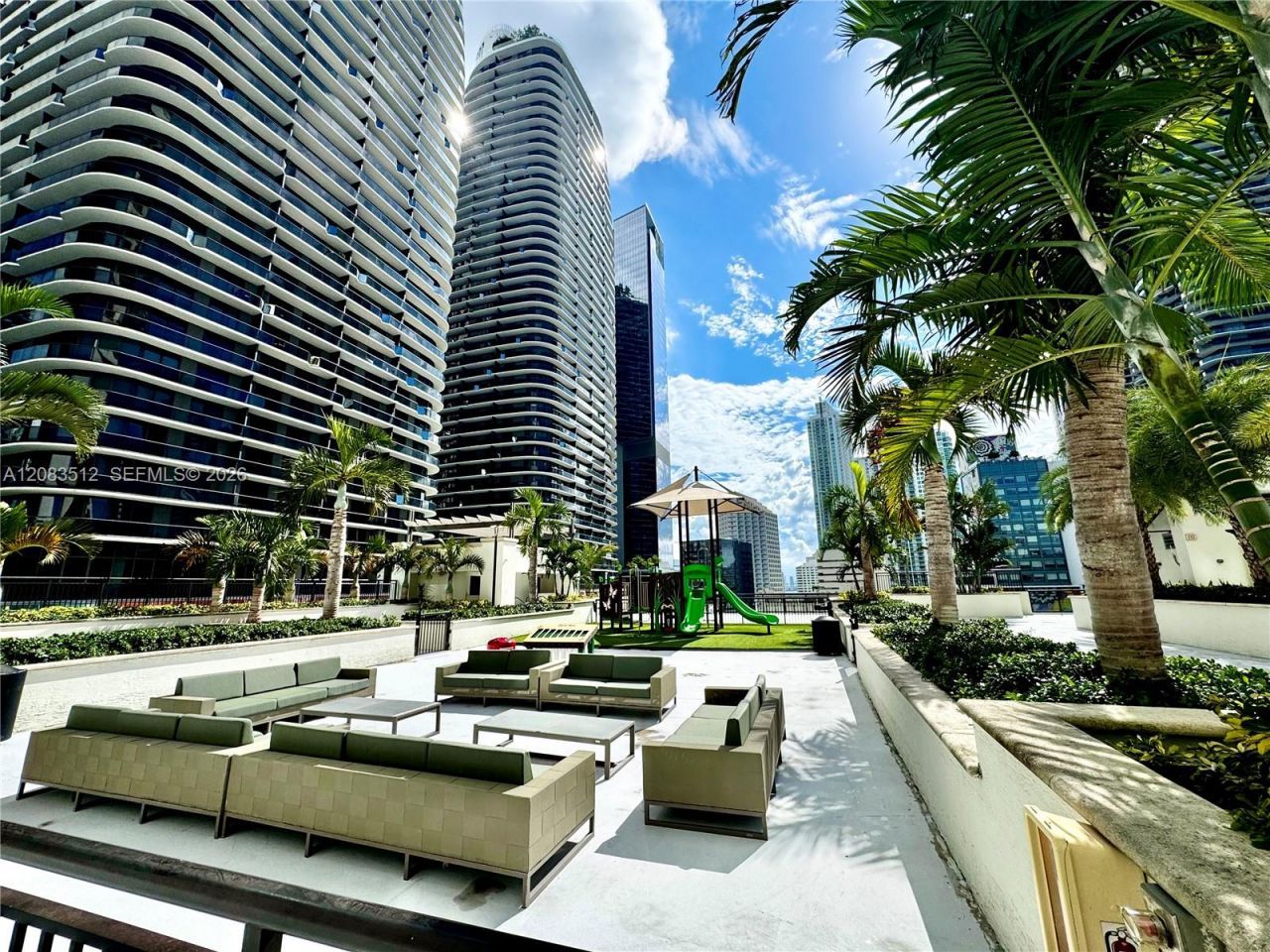 999 SW 1st Ave, Unit 2303, Miami, FL 33130 Photo