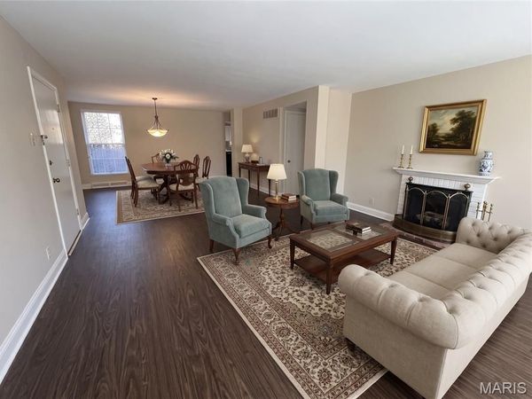 1130 S Mason Road, Town and Country, MO 63131