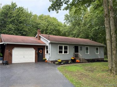 8697 Highland Drive, Eden, NY 14057