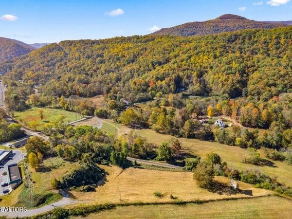 Colonial Lane, Rocky Top, TN 37769