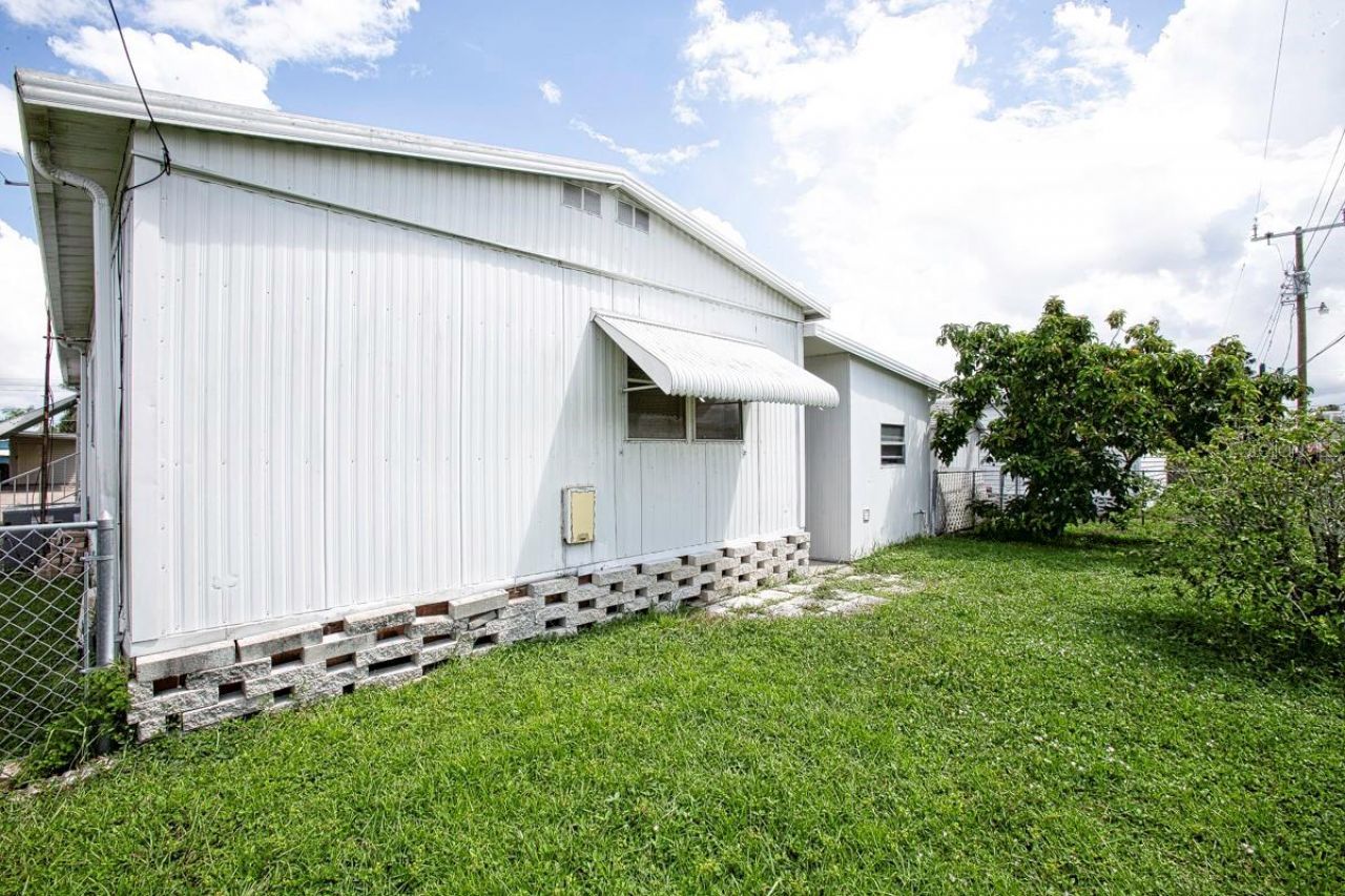 716 50th Avenue W, Bradenton, FL 34207 Photo