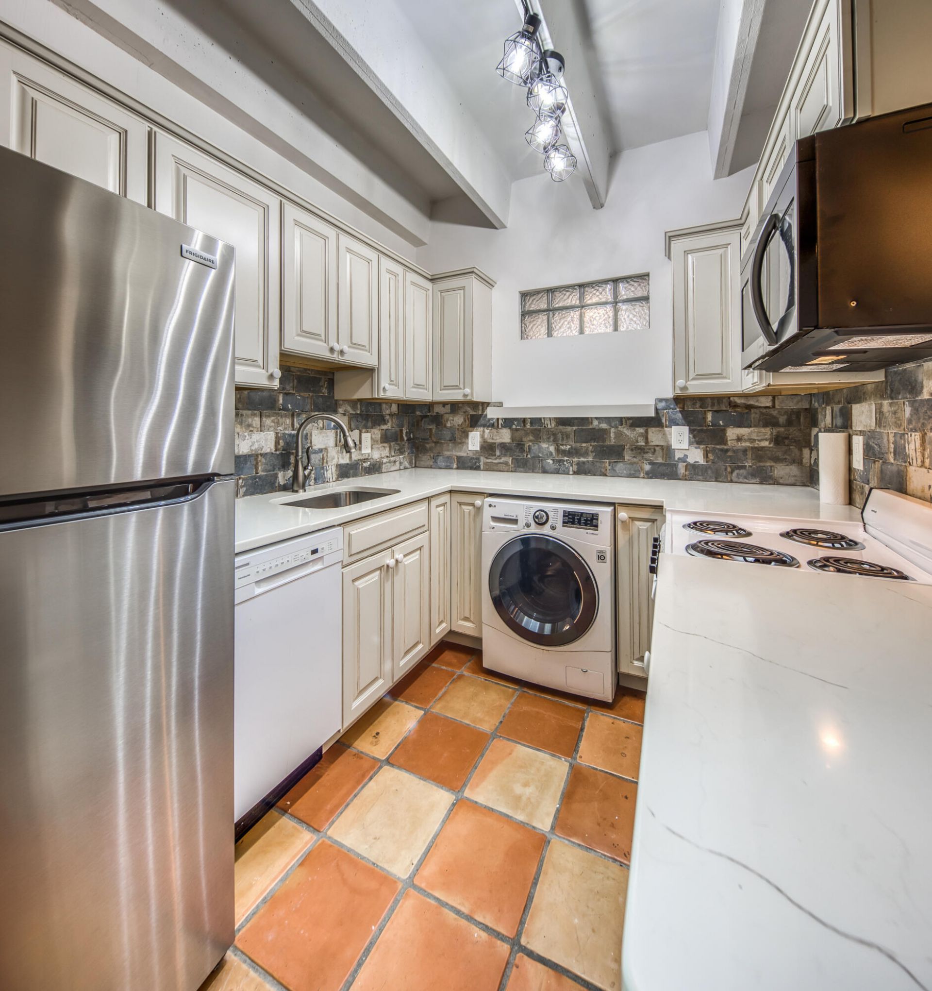 702 N Federal Highway, Unit A1, Lake Worth Beach, FL 33460 Photo