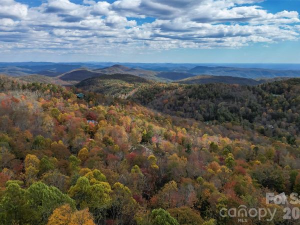 6268 Hemlock Lane , Newland, NC 28657