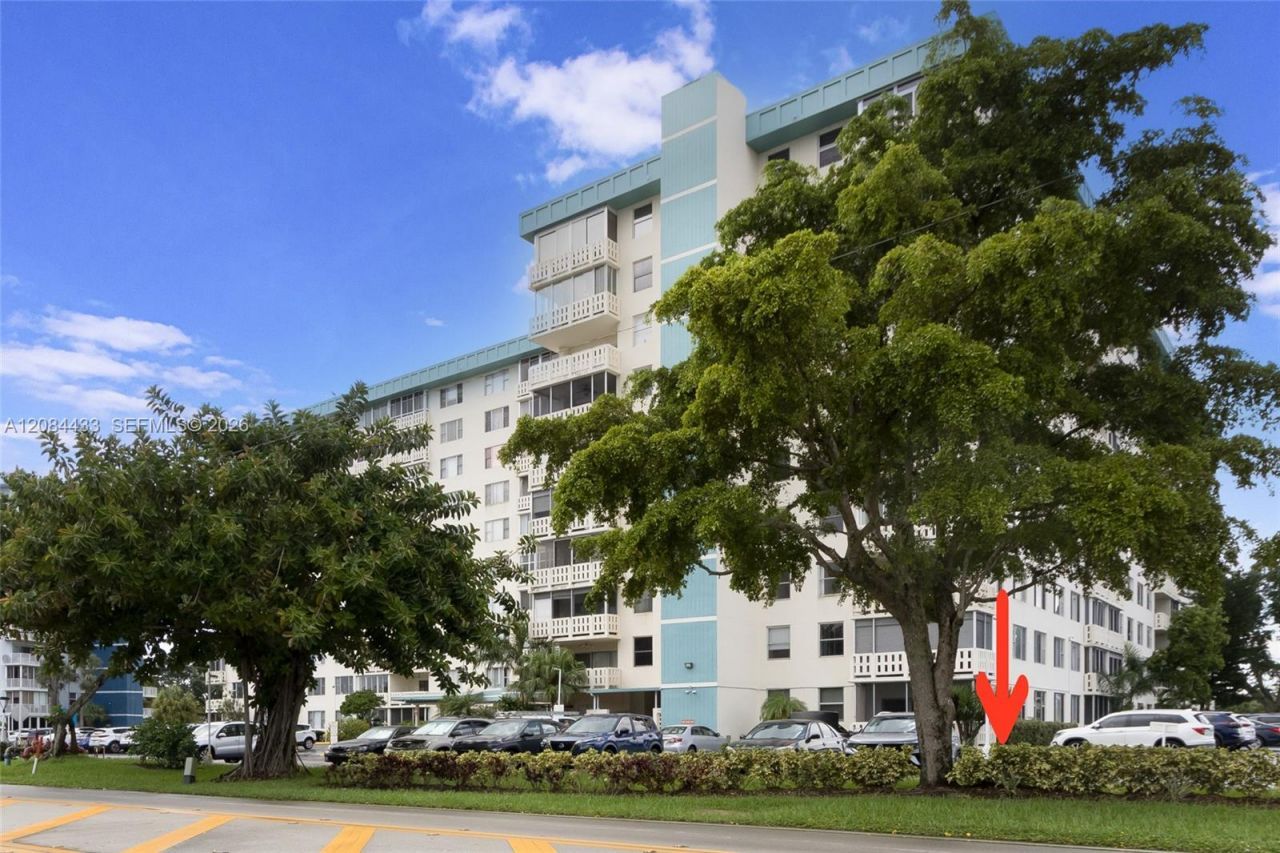 4330 Hillcrest Dr, Unit 520, Hollywood, FL 33021 Photo