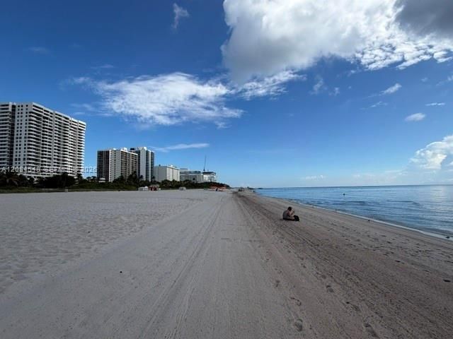 2401 Collins Ave, Unit 610, Miami Beach, FL 33140 Photo