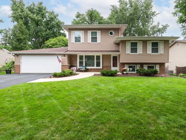 1650 Fender Road , Naperville, IL 60565