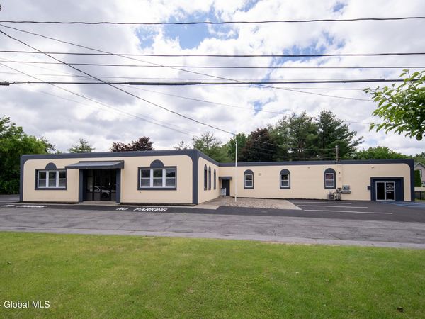 8 Nolan Road, Albany, NY 12205
