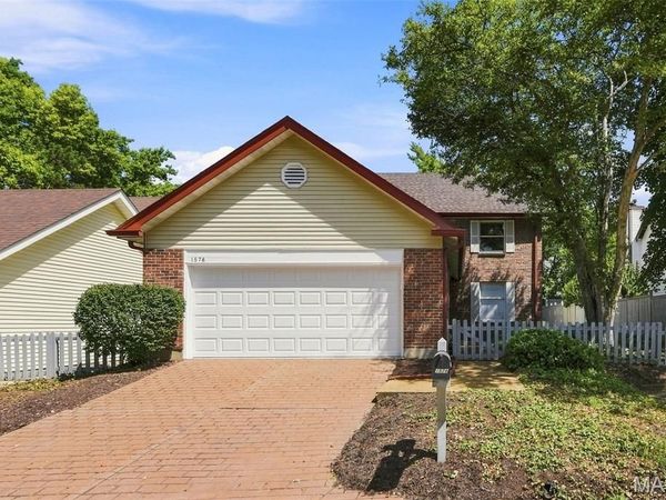 1578 Milbridge Drive, Chesterfield, MO 63017
