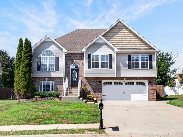 1205 Chinook Cir, Clarksville, TN 37042