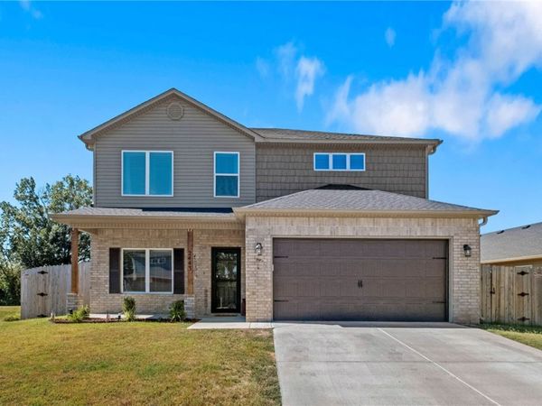 2443 S Ouachita Drive, Fayetteville, AR 72701