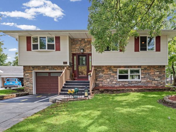 933 Webster Lane , Schaumburg, IL 60193