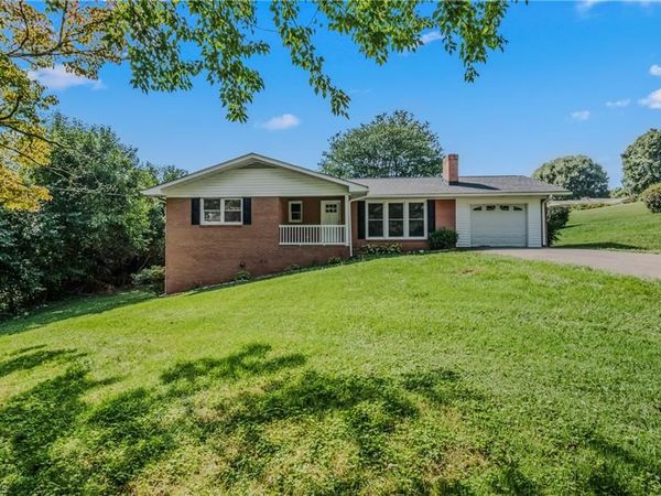 2149 Margaret Drive , Mount Airy, NC 27030
